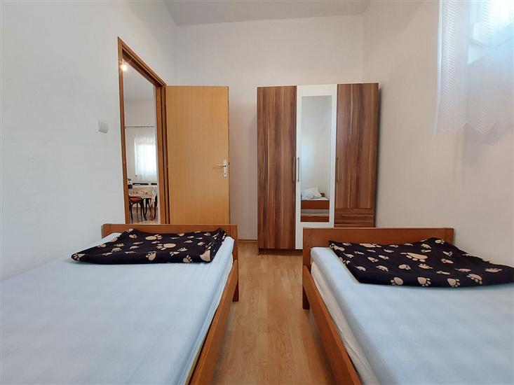 Apartment A1, for 5 persons