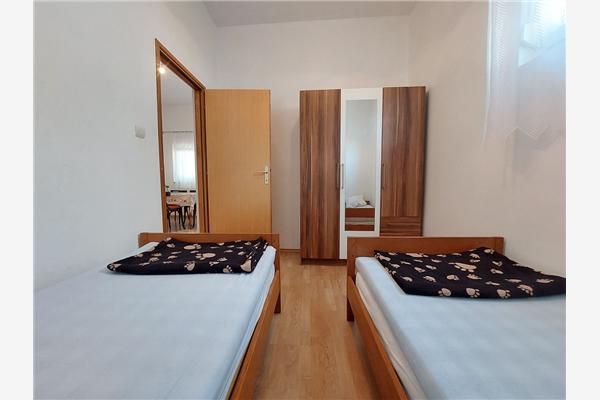 Apartment A1, for 5 persons