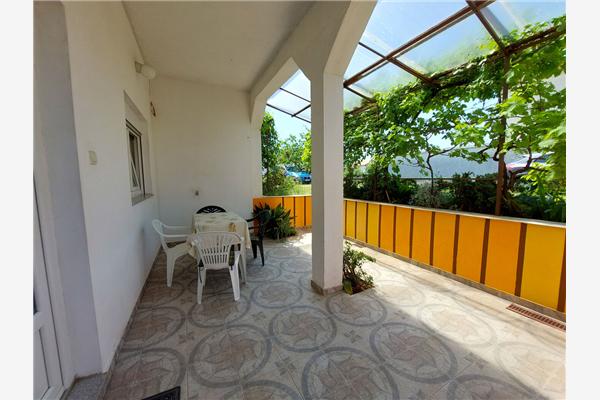 Apartment A1, for 5 persons