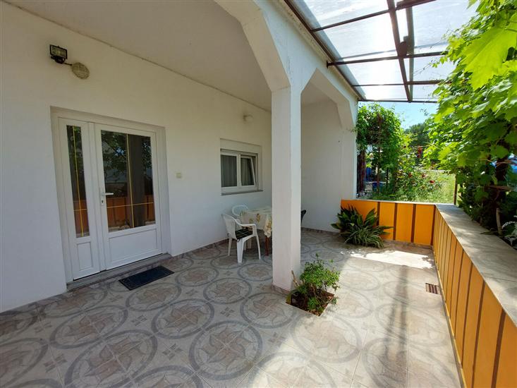 Apartment A1, for 5 persons