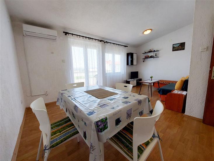 Apartment A2, for 5 persons