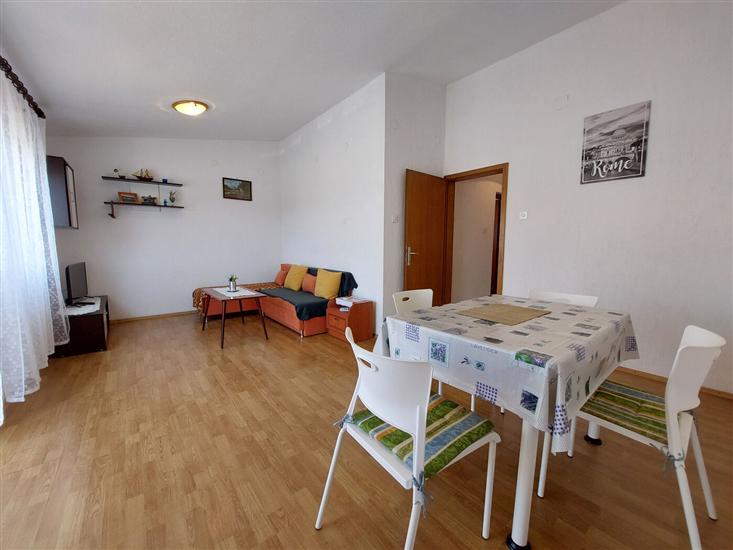 Apartment A2, for 5 persons