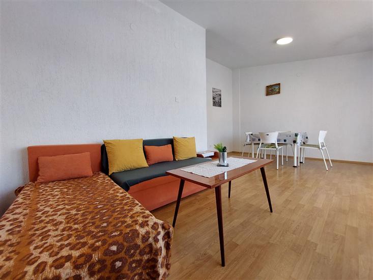 Apartment A2, for 5 persons