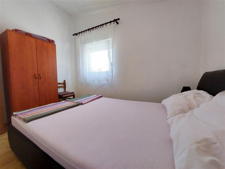 Apartment A2, for 5 persons