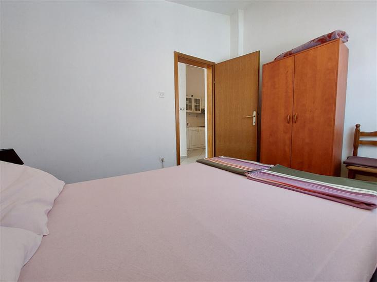 Apartment A2, for 5 persons