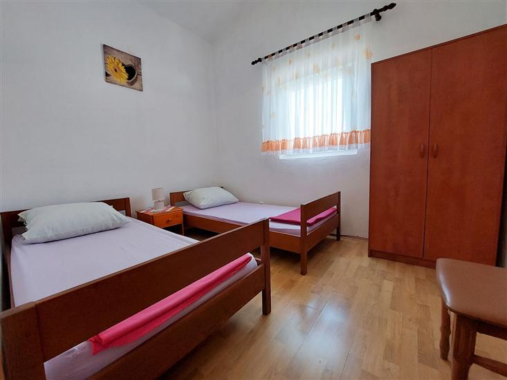 Apartment A2, for 5 persons