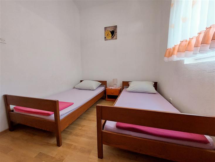 Apartment A2, for 5 persons