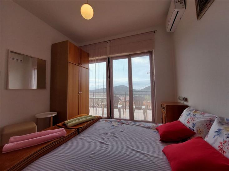 Ferienwohnung A1, für 8 Personen