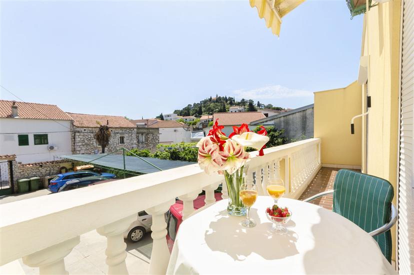 Apartment A1, for 5 persons