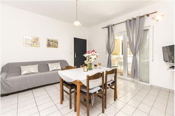Apartment A1, for 5 persons