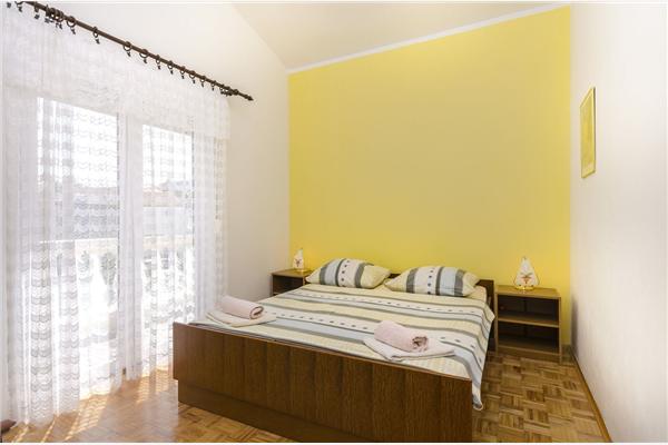 Apartment A1, for 5 persons