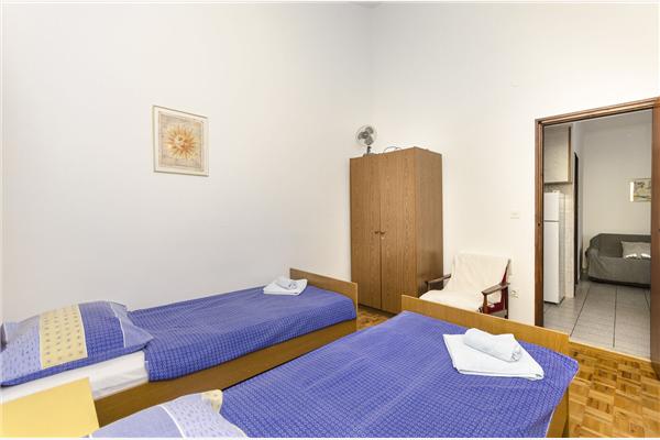 Apartment A1, for 5 persons