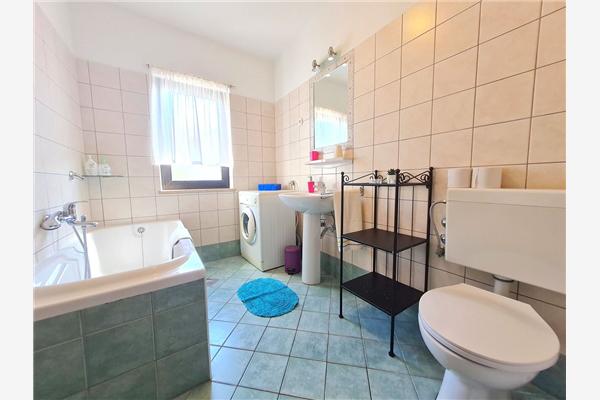 Apartment A4, for 6 persons