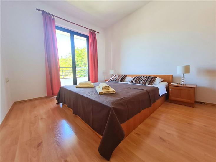 Apartment A4, for 6 persons