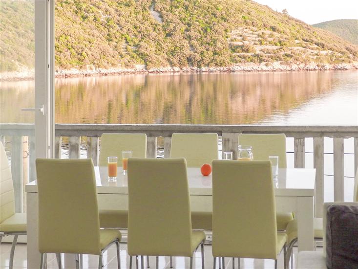 Apartment A1, for 8 persons