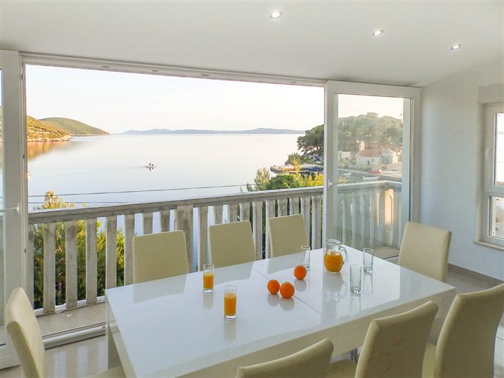 Apartment A1, for 8 persons