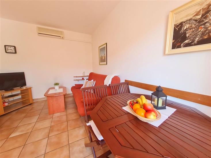 Apartment A4, for 6 persons