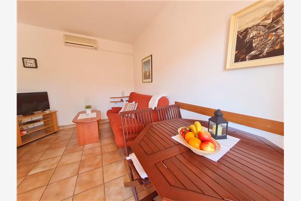 Apartment A4, for 6 persons