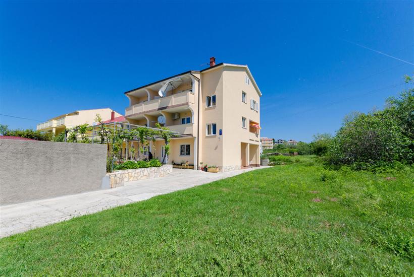 Apartments and Room Sime M