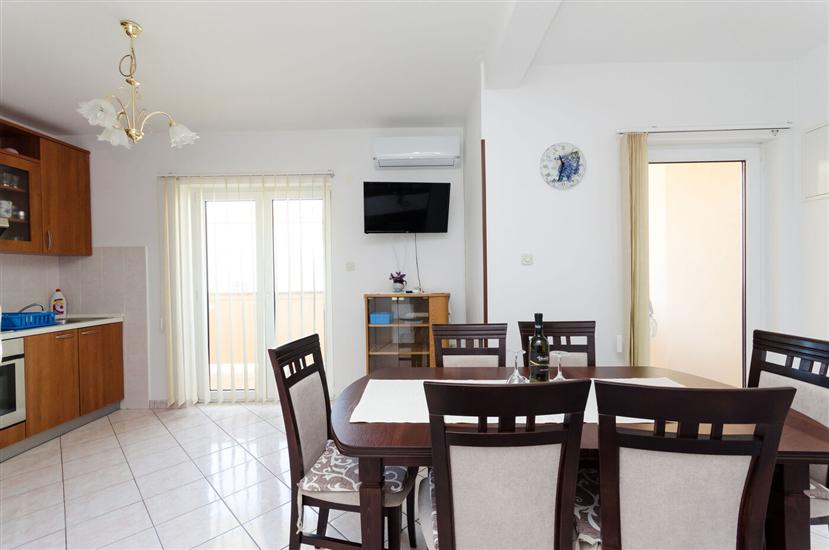 Apartment A1, for 6 persons