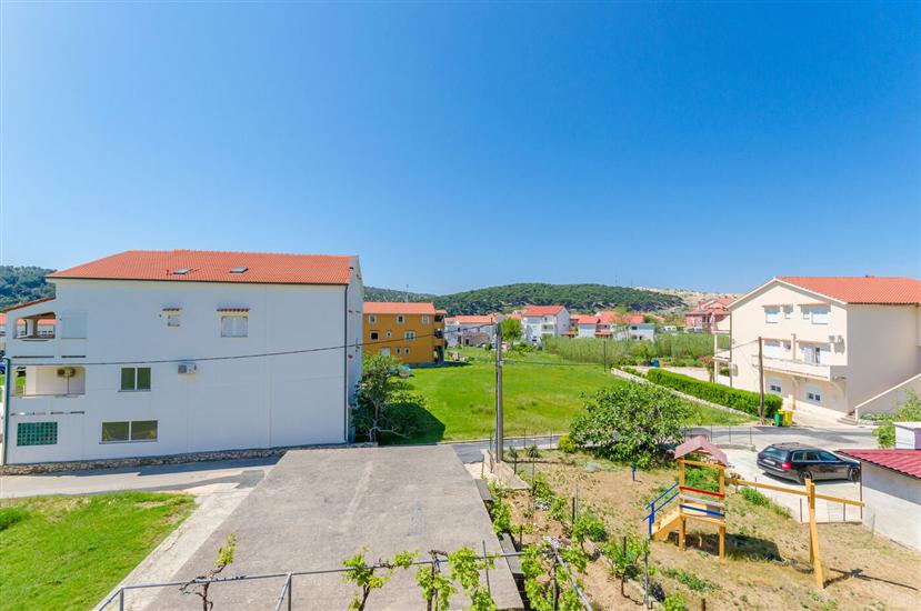 Apartment A2, for 8 persons