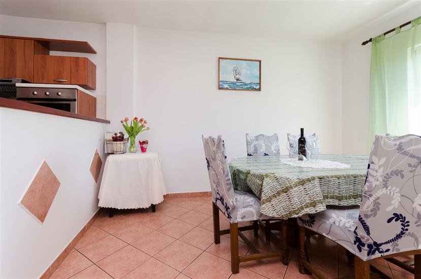 Apartment A2, for 8 persons