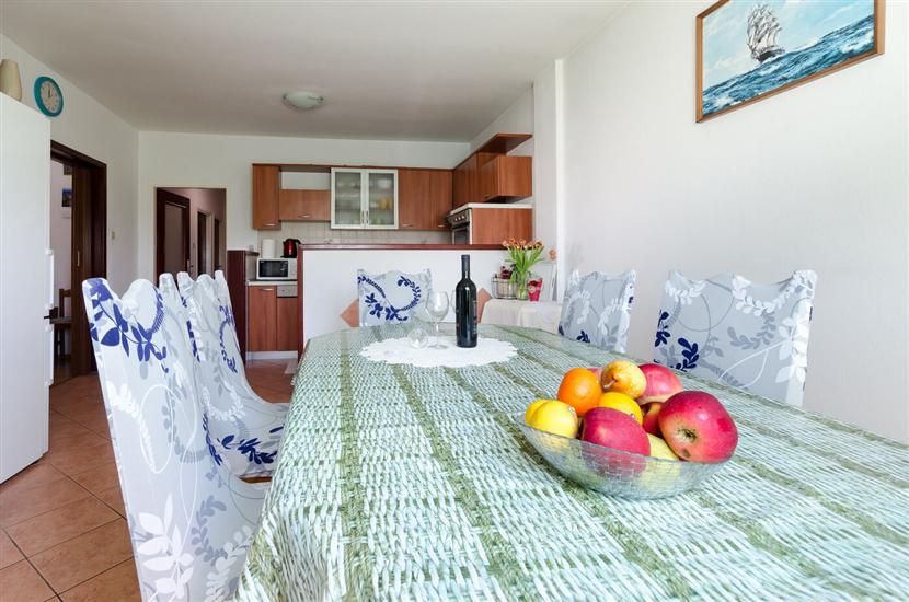 Apartment A2, for 8 persons