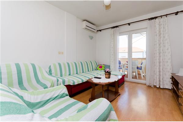 Apartment A2, for 8 persons