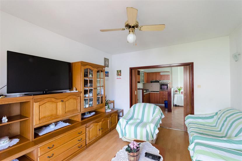 Apartment A2, for 8 persons