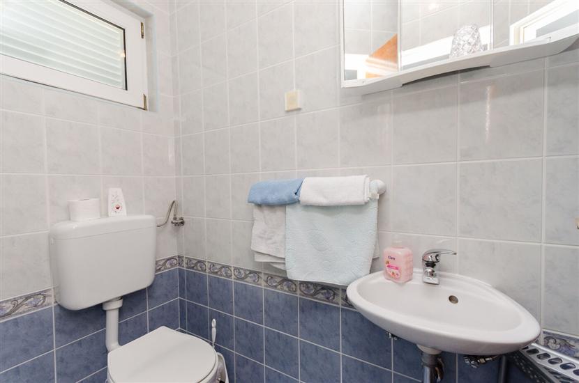 Apartment A2, for 8 persons