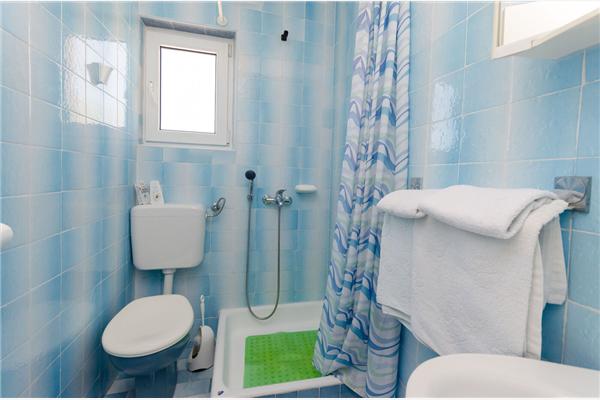 Room S1, for 2 persons