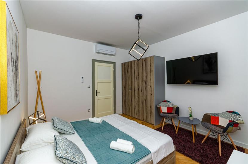 Apartment A1, for 5 persons