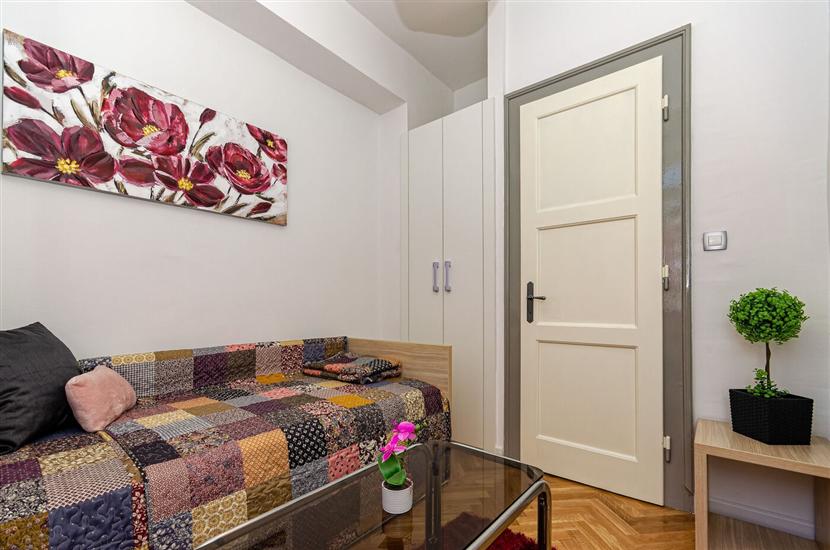 Apartment A1, for 5 persons