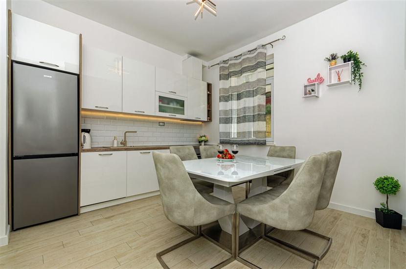 Apartment A1, for 5 persons