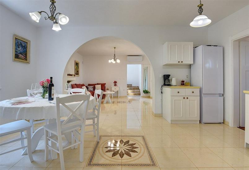 House K1, for 8 persons