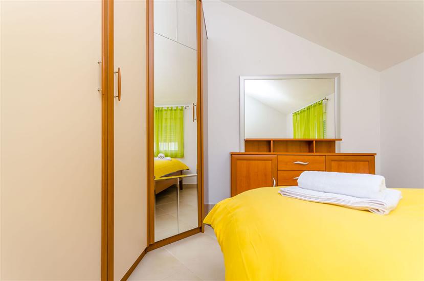 Apartment A1, for 5 persons