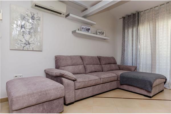 Apartment A1, for 5 persons