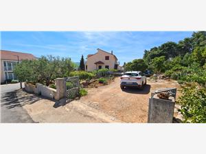 Apartment Nila Vrboska - island Hvar, Size 120.00 m2, Airline distance to town centre 500 m