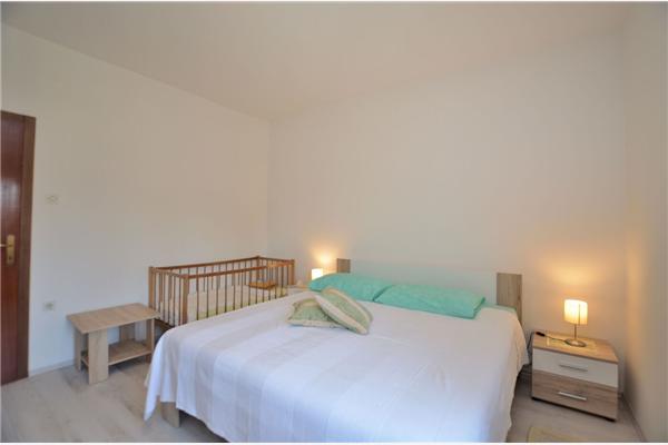 Apartment A1, for 8 persons