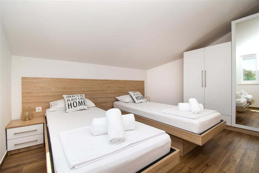 Apartment A2, for 6 persons