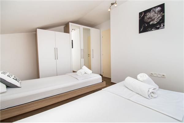 Apartment A2, for 6 persons