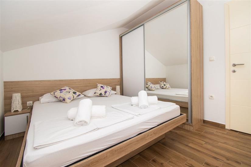 Apartment A2, for 6 persons