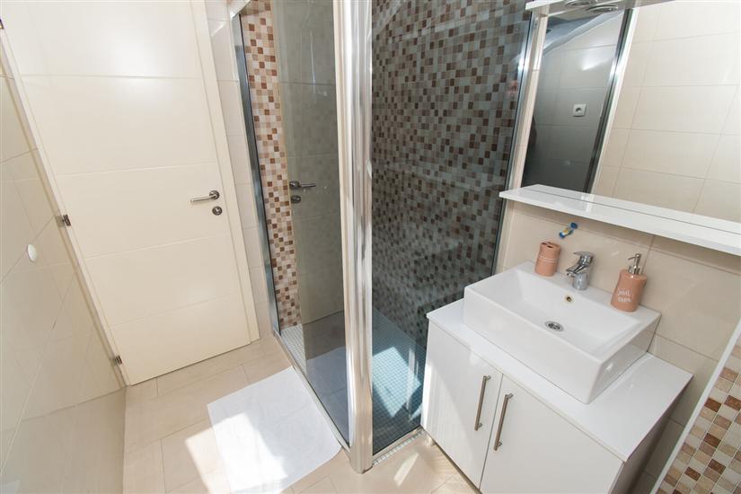 Apartment A2, for 6 persons