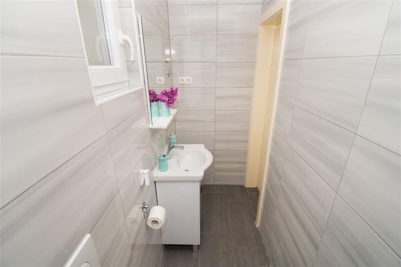 Apartment A2, for 6 persons