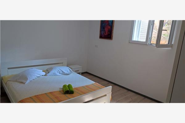 Apartment A2, for 6 persons