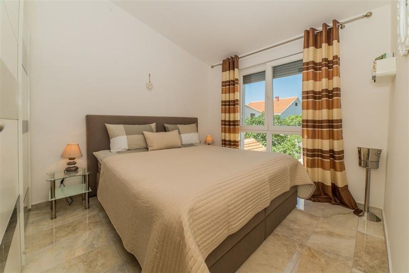 Apartment A2, for 6 persons