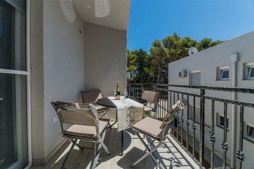 Apartment A2, for 6 persons