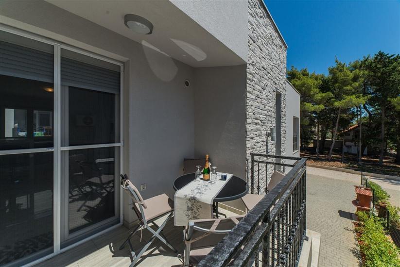 Apartment A2, for 6 persons