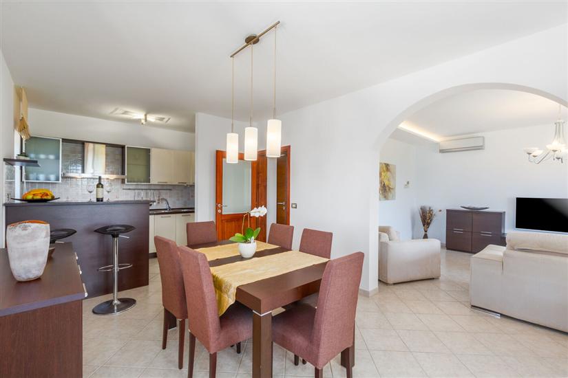 Apartment A1, for 6 persons