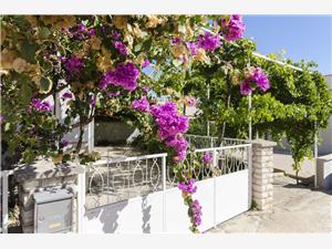 Apartment Sibenik Riviera,BookRozaFrom 78 €